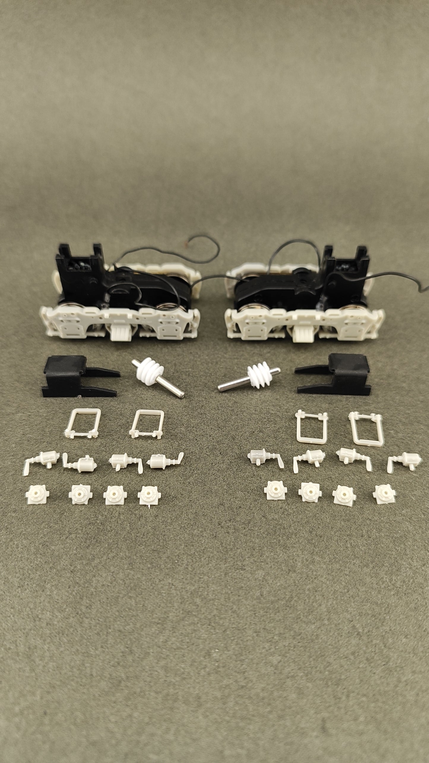 Ath 92020 Athearn Genesis Complete GP7 GP9 Chassis also fits Front Range GP 7 9 body and original Athearn GP 9 shell