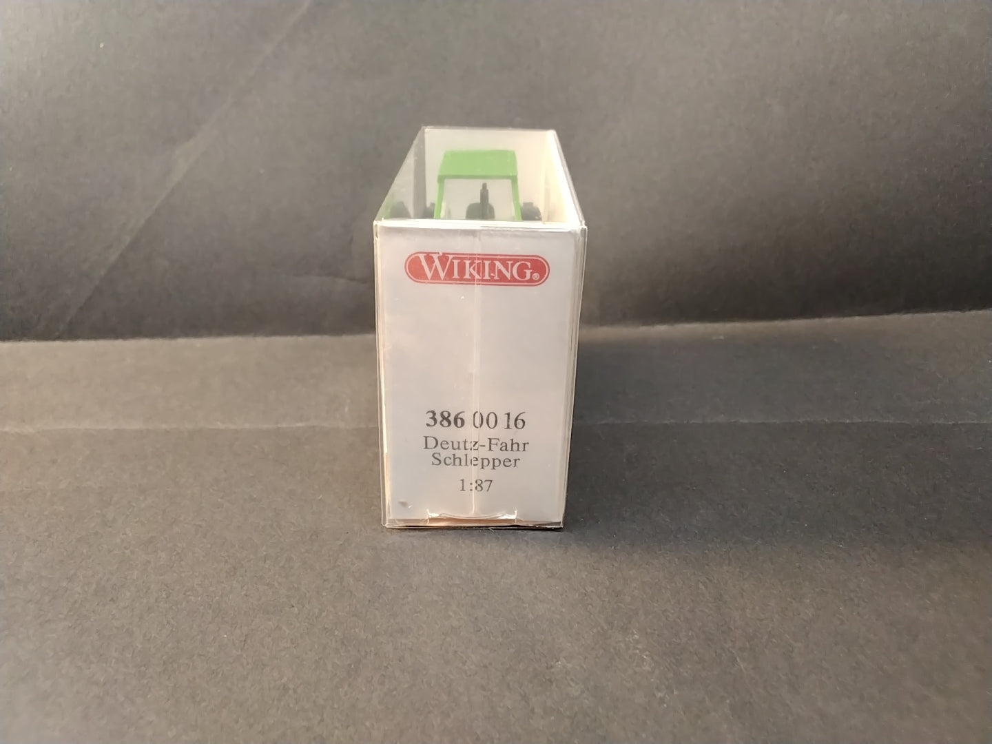 Wiking Deutz Fahr DX green tractor