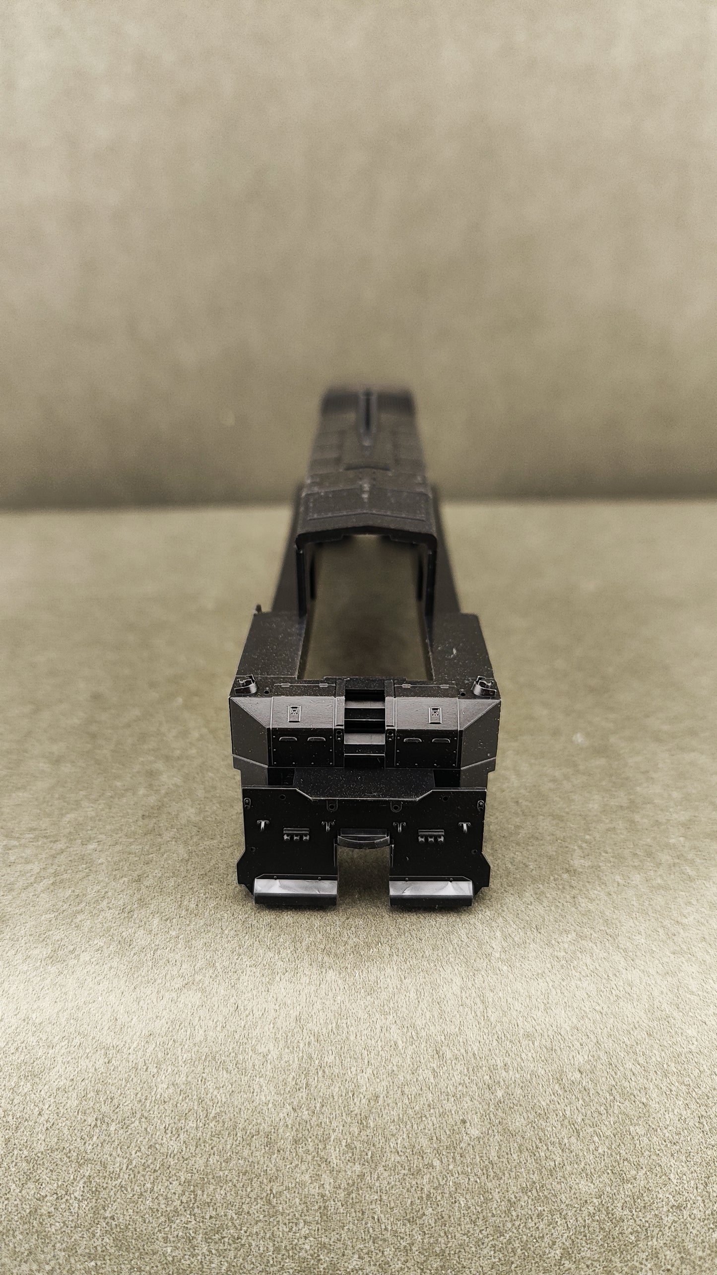 Athearn 39500 SW 1000 undecorated shell