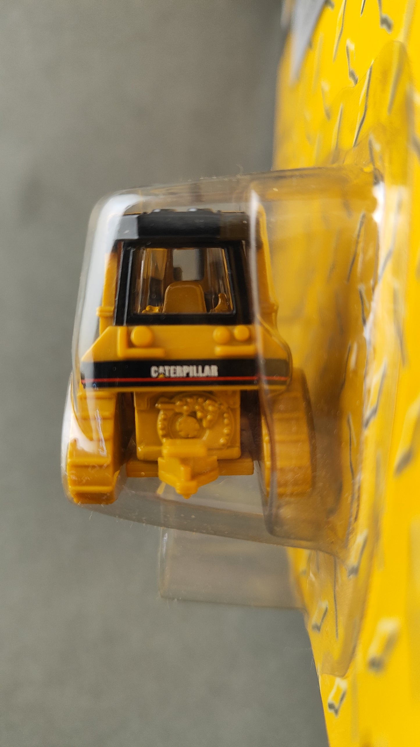 Norscot 55401 Cat D5M Die Cast Track Type Tractor Equipped Play 1:87 Model