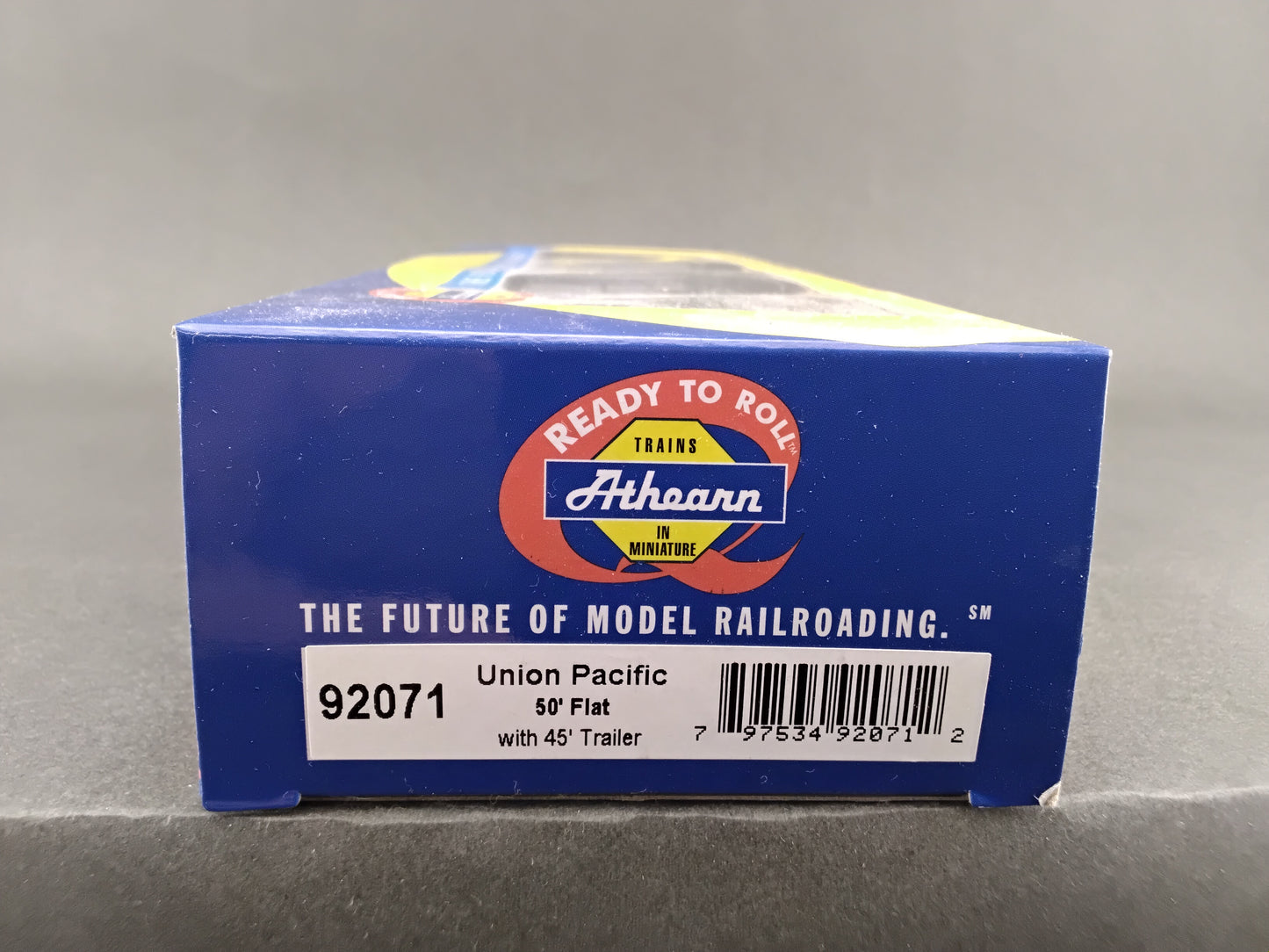 ATH 92071 Union Pacific 50' Flat with 45' Trailer