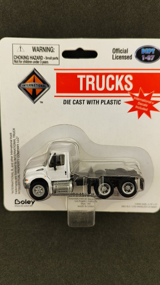 Bol 4101-7 International Tractor (White) Boley Depart. 1-87 HO Scale