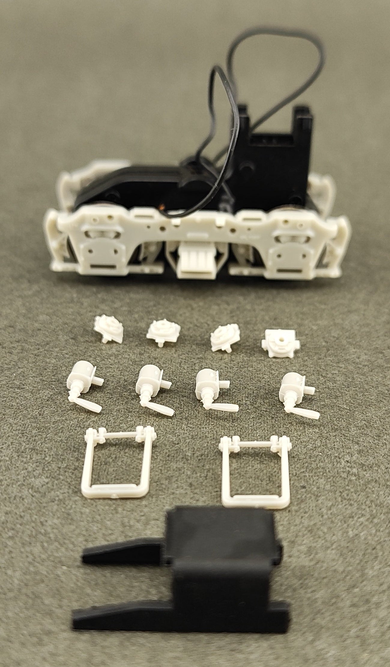 ATH G 62399 Power Truck Athearn Genesis Blomberg truck 1 truck complete with all details