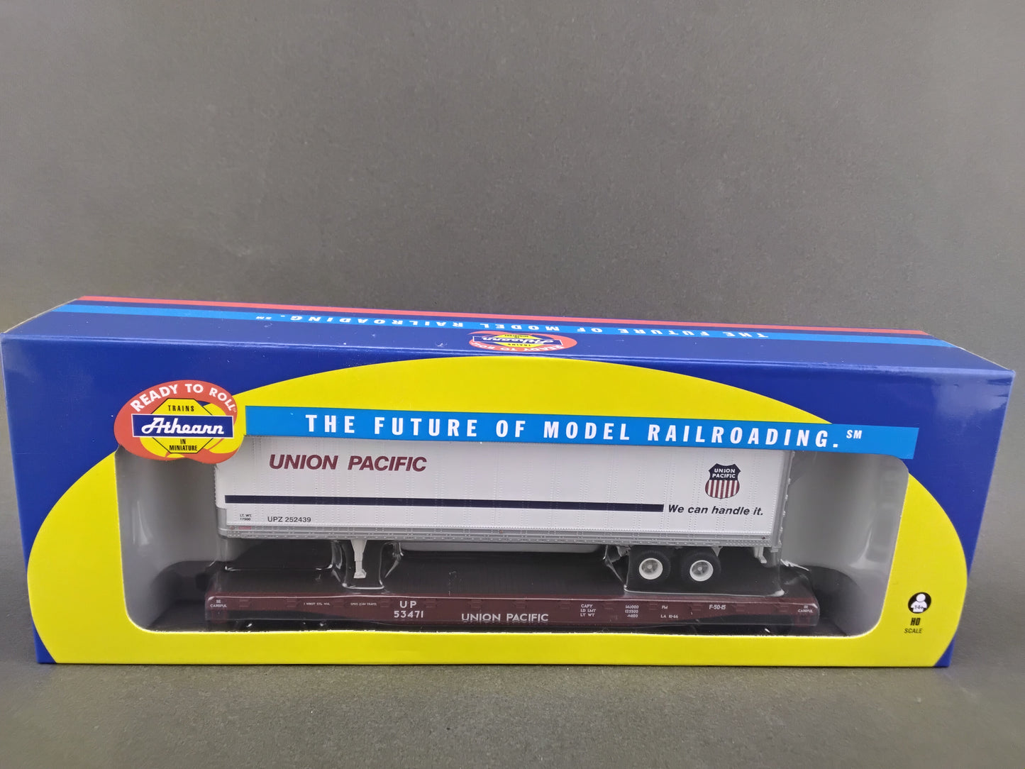 ATH 92071 Union Pacific 50' Flat with 45' Trailer