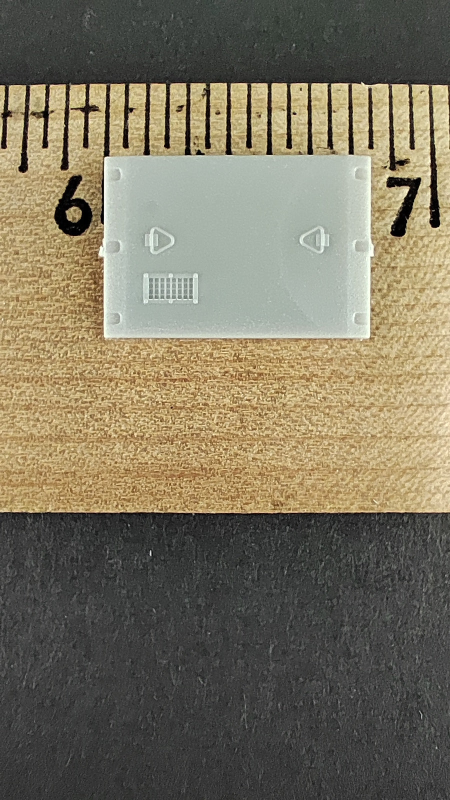 Ath - 36589 Athearn Hatch for P40 shell