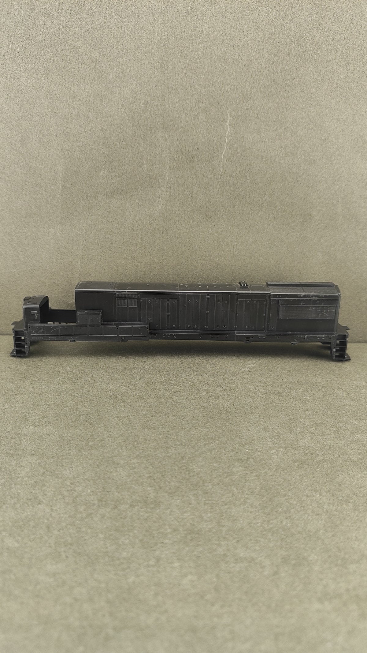 ATH 34300 U28C Undecorated Shell