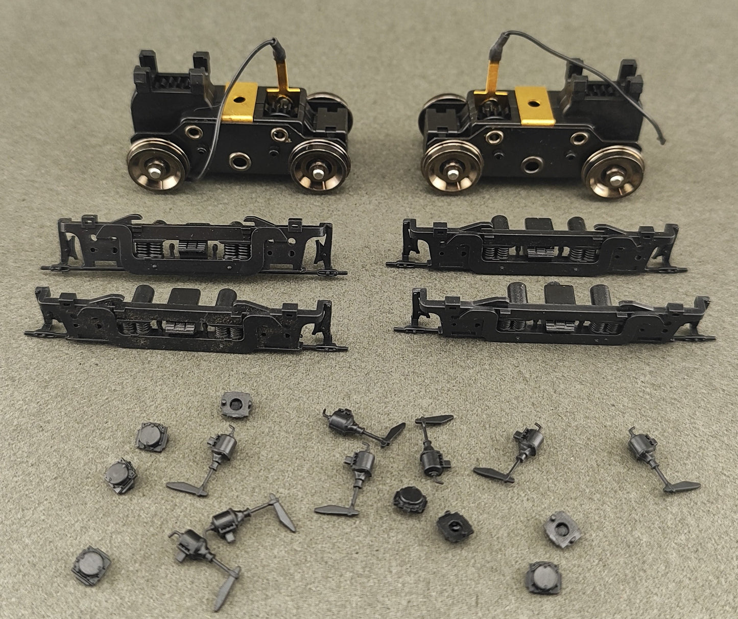 ATH 40019 40010 RS3 Power Trucks Front and Rear with sideframes