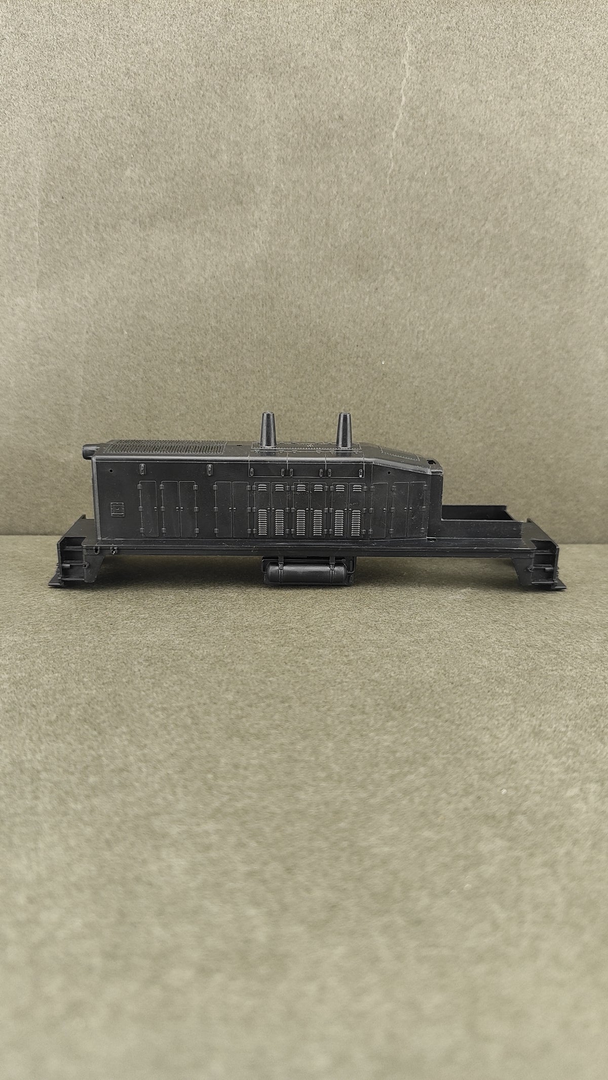 ATH 40510 SW7 Undecorated shell With Cab and Calf hood