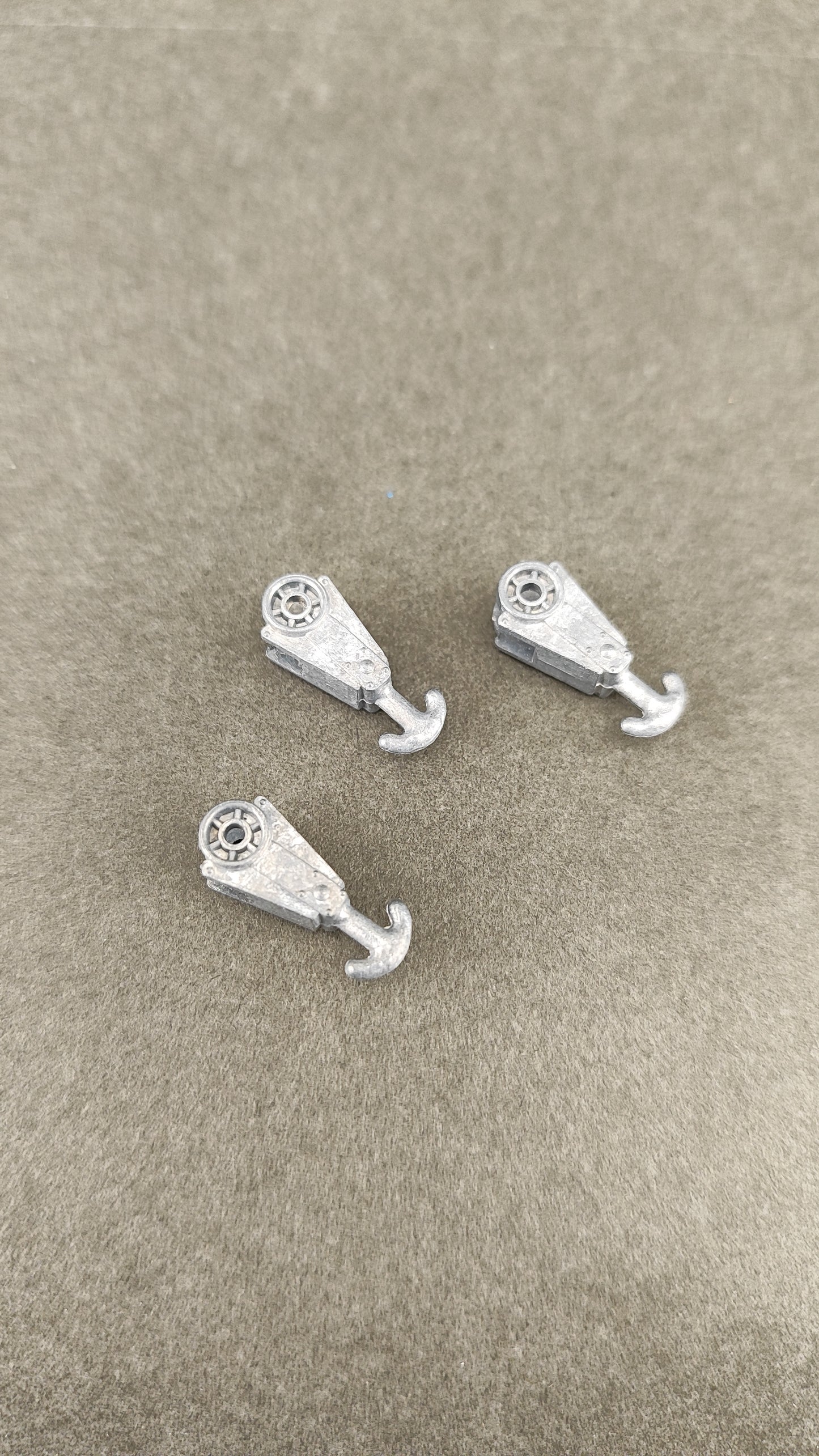 ATH 17017  Crane hook large (package of 3)