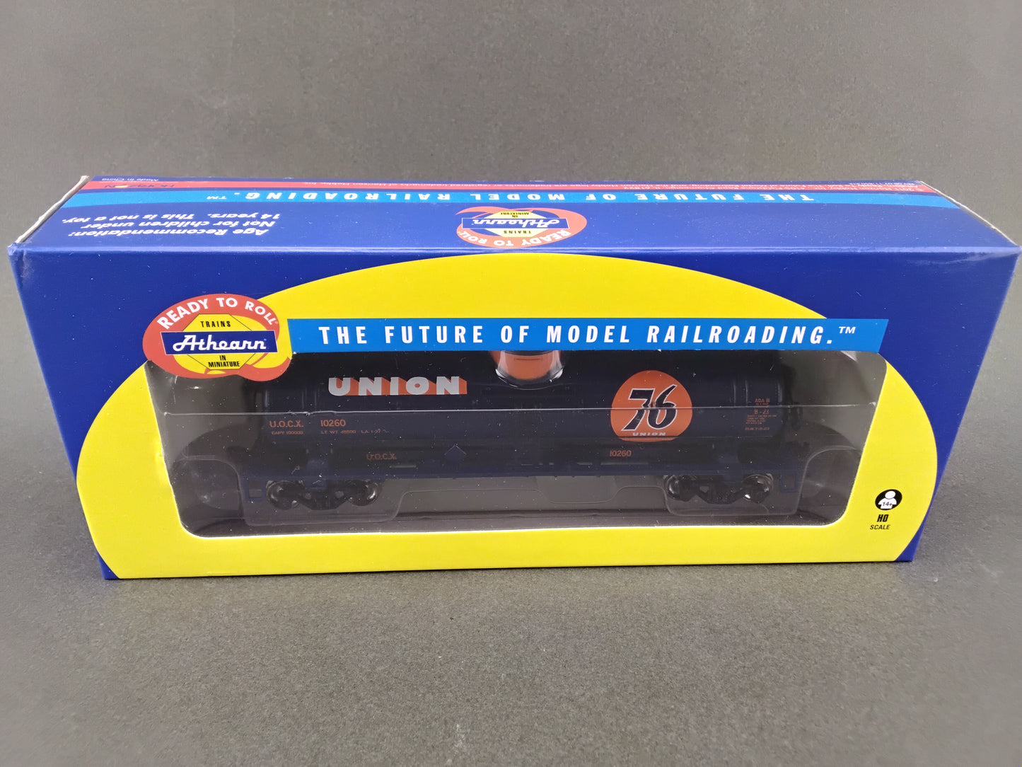 76672 Union Oil Single Dome Tank Car 10260