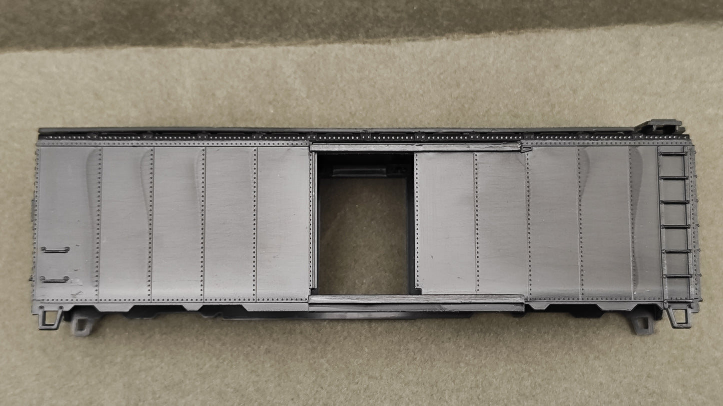 ATH 12000 40' Box Car with Roofwalk  and door guides Steel