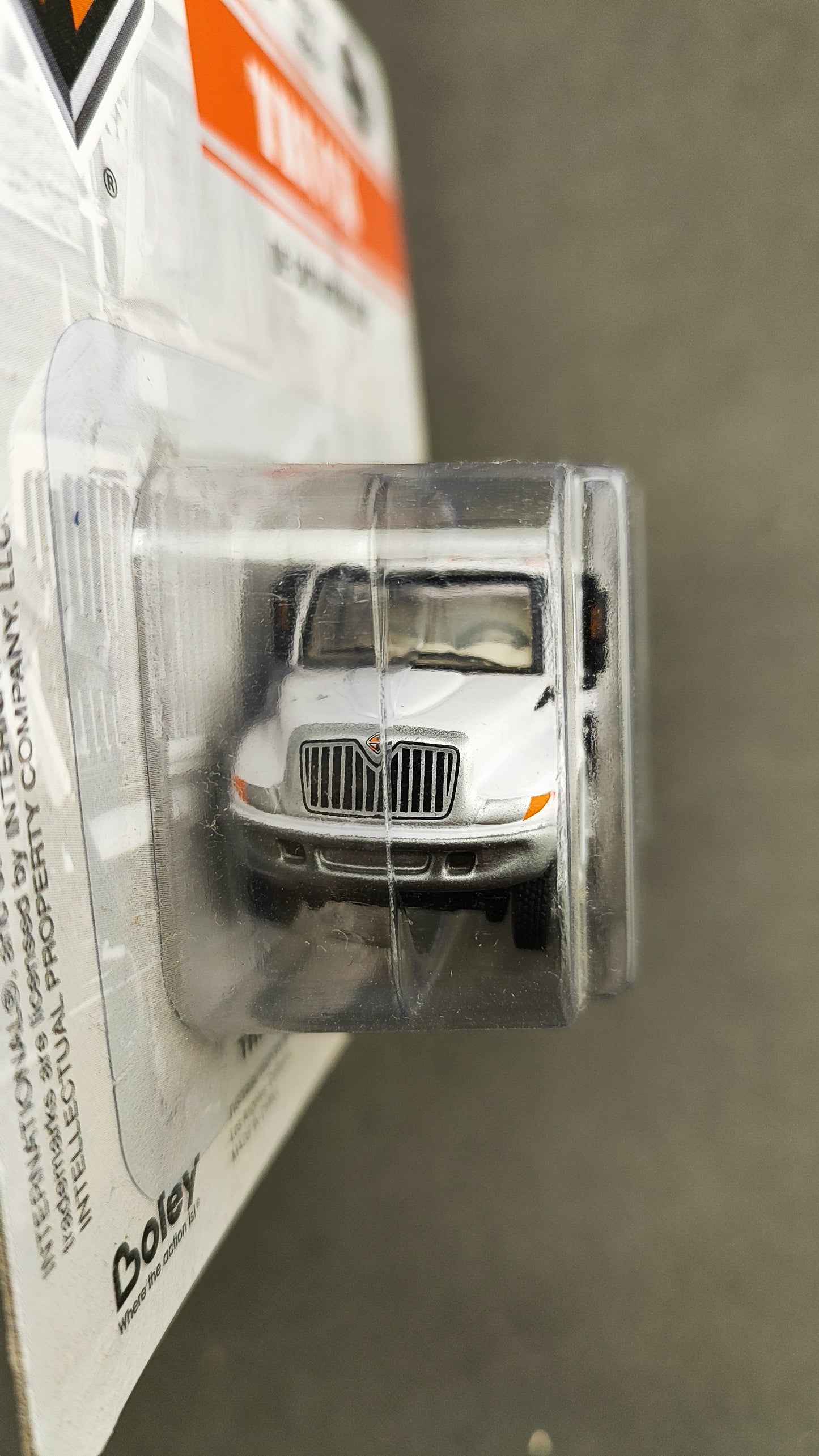 Bol 4174 77 International 2 Axle Crew Cab Stake Truck White Boley Depart 1 87 HO Scale