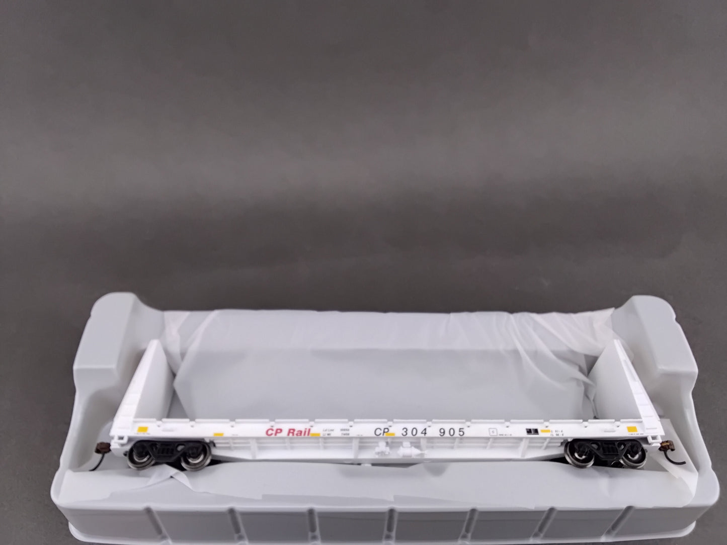 ATH 87733 60' Bulkhead Flat Car