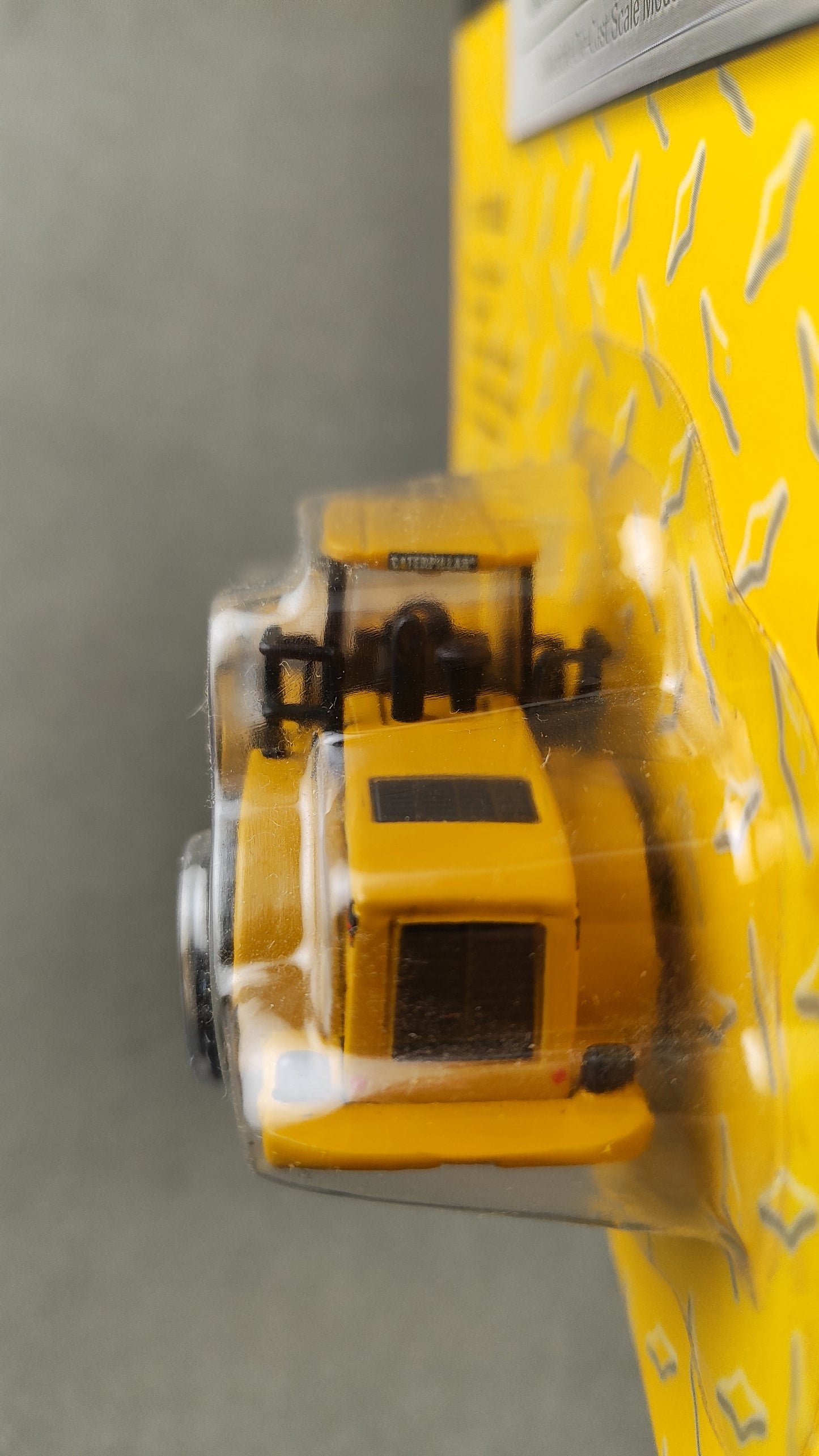 Norscot 55402 CAT 950G Series II Wheel Loader 1:87 Scale Diecast