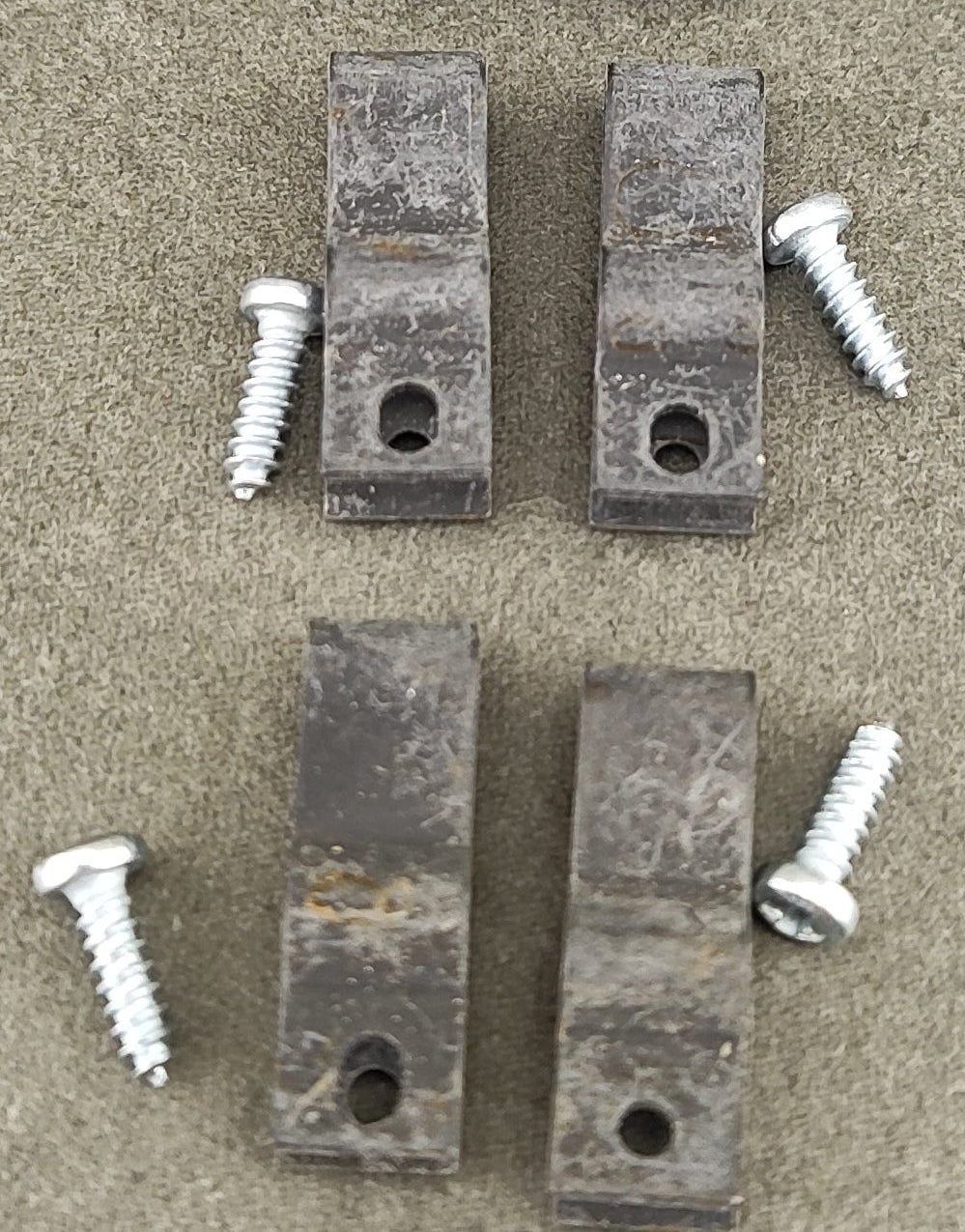 PPW 40052 Clamps and  Screws (4 Per Pack)