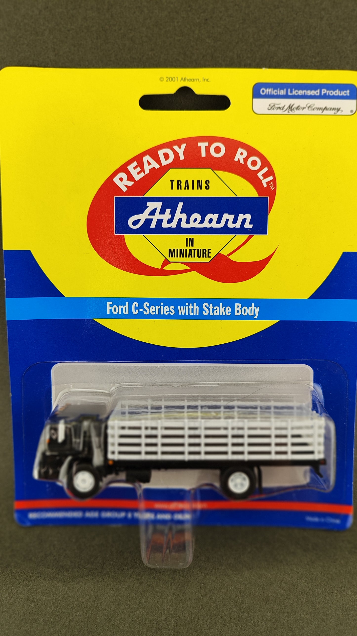 ATH 2725 HO Black Ford C Series With Stake Body