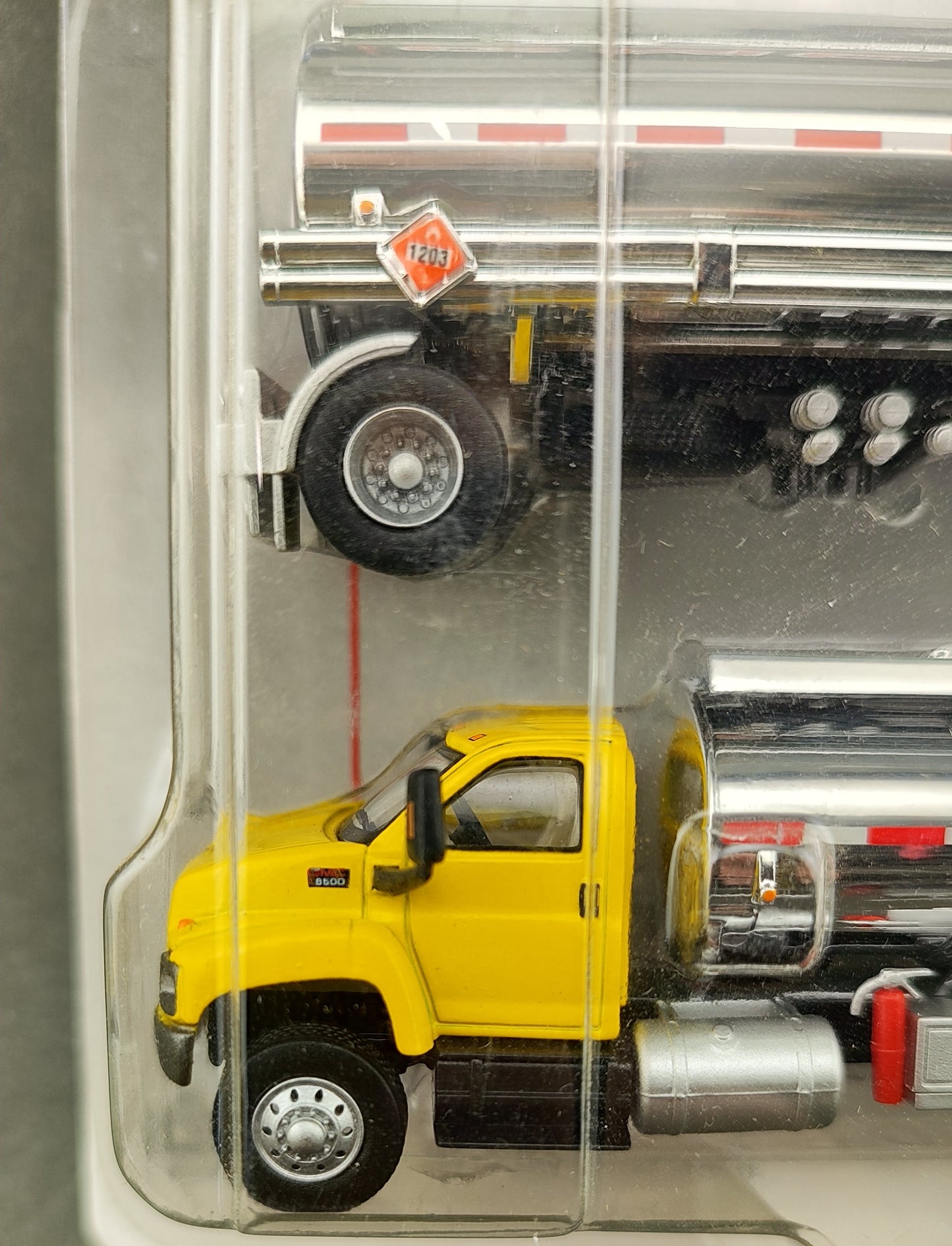 Bol 3018 86 GMC cab Yellow Boley Depart 1 87 vehicles double tanker