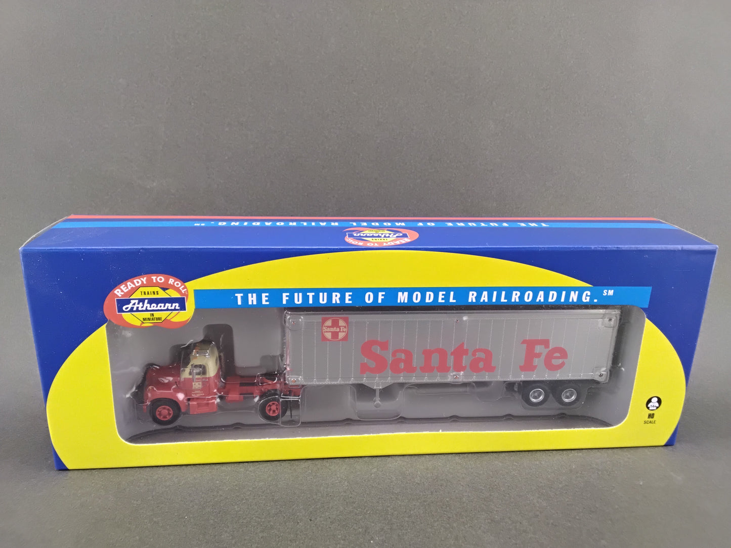 ATH 93192 Santa Fe Mack W/ 40' trailer