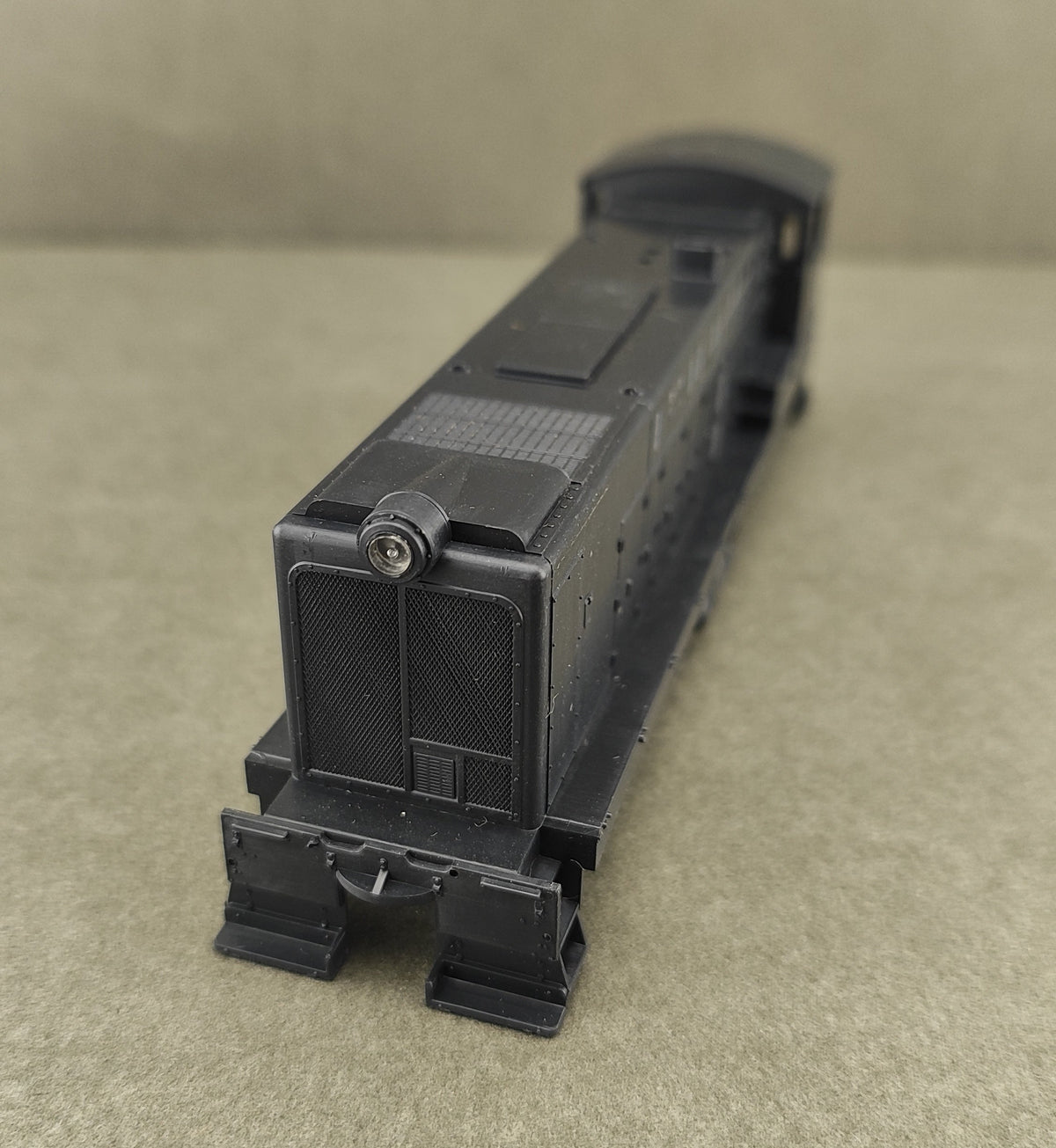 ATH 37200 S-12 Undecorated shell With Cab and Windows