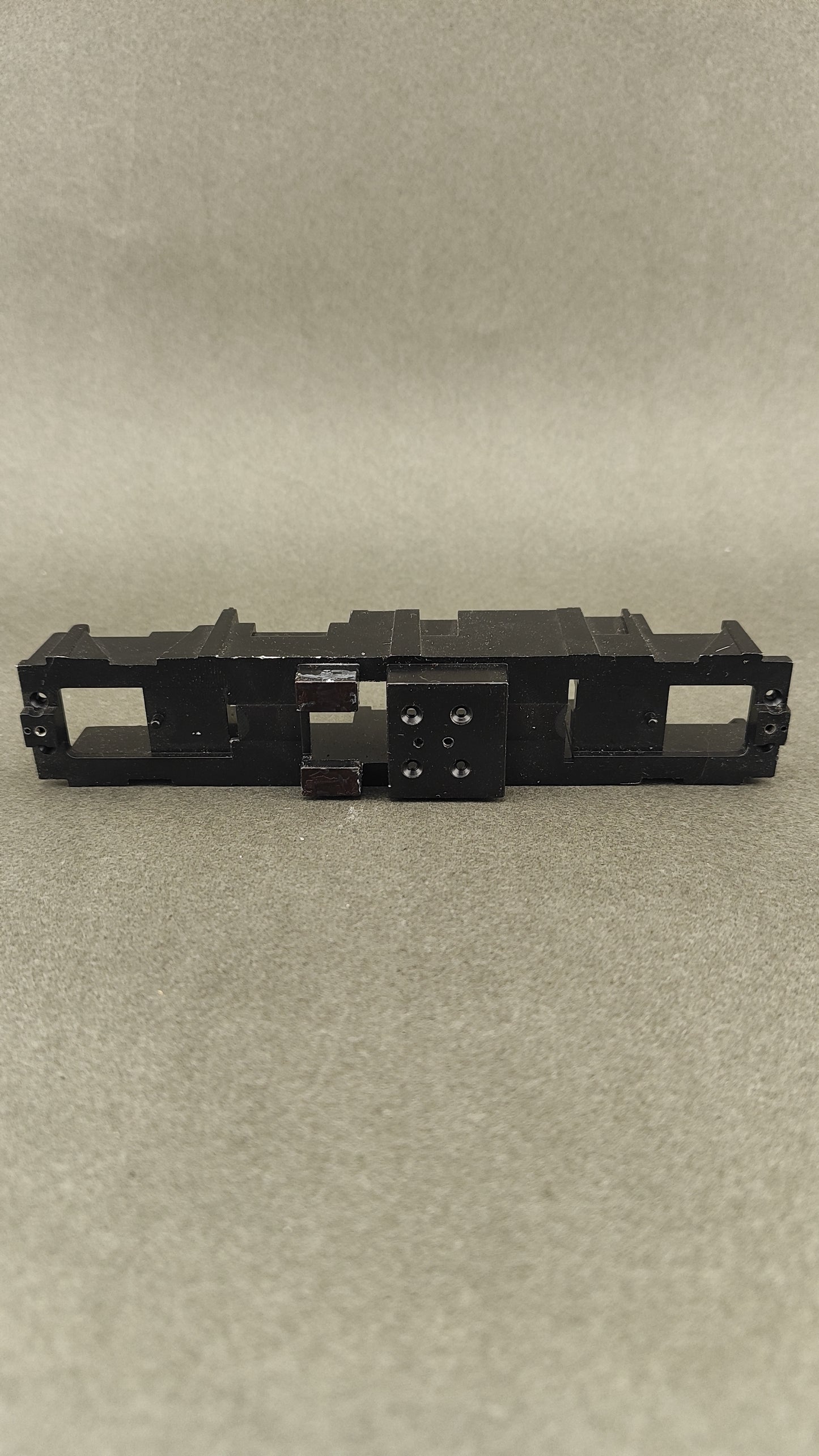 ATH G 19074 F7 B Black Genesis F units Late model frame