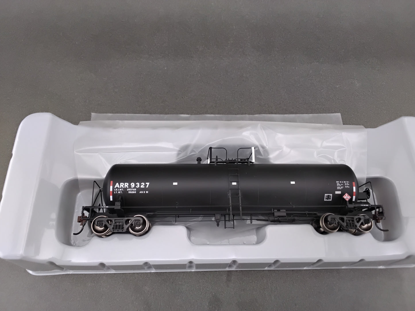 ATH G96570 Alaska Railroad GATC 20k Tank Car 9327