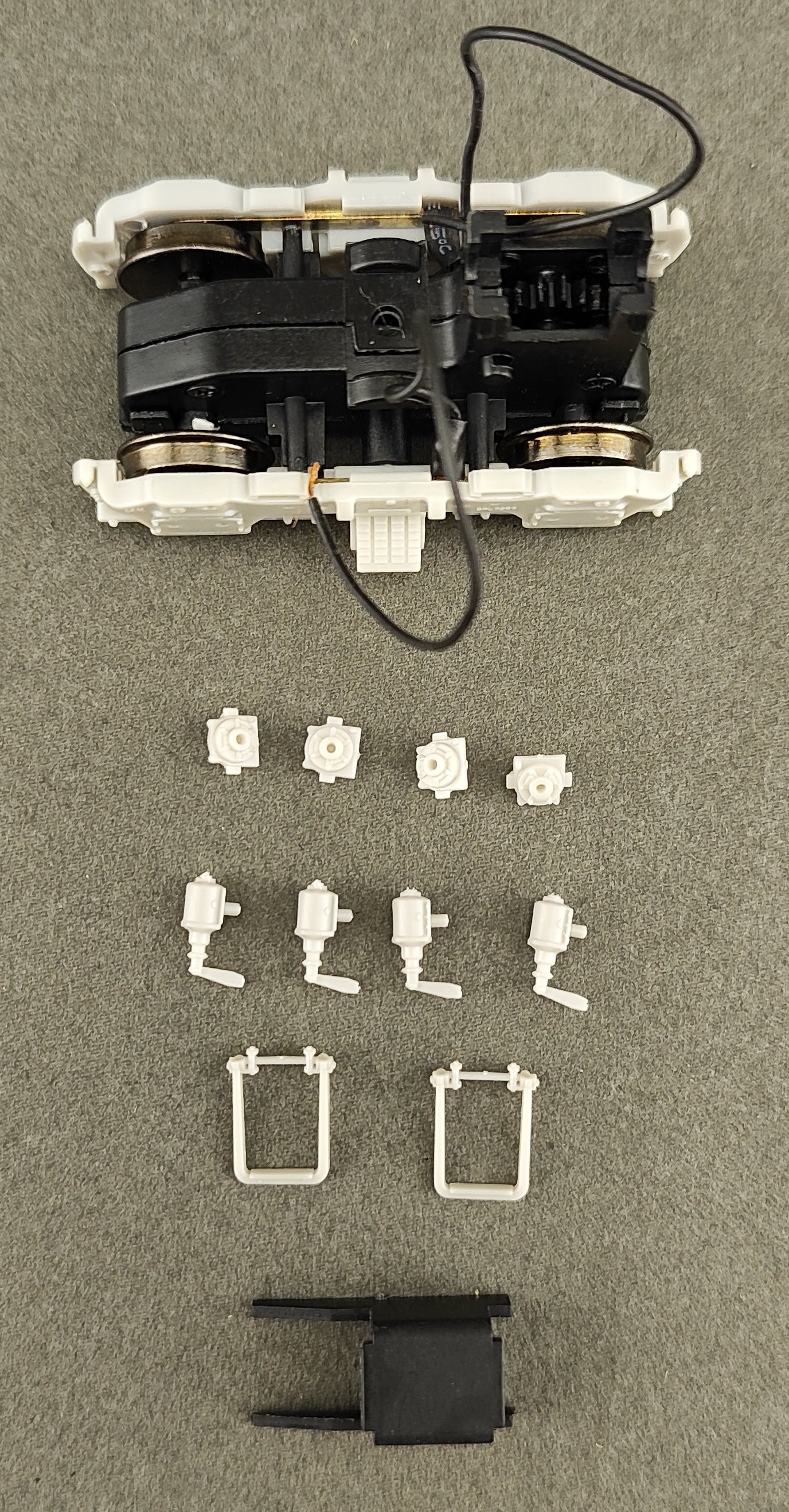 ATH G 62399 Power Truck Athearn Genesis Blomberg truck 1 truck complete with all details