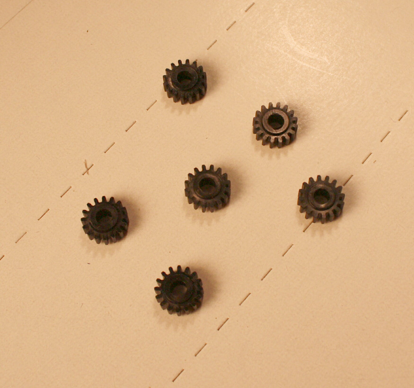ATH 41020  Idler Gear 16 Tooth RTR pkg 6