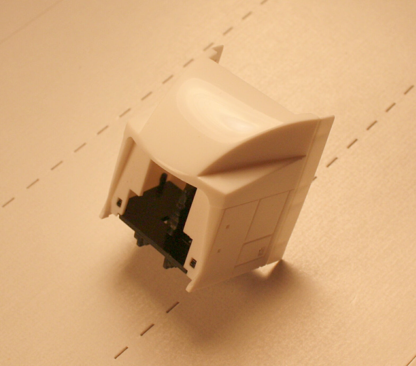 50016 - Aero max sleeper w/airdam ( this fits the Mack tractor)