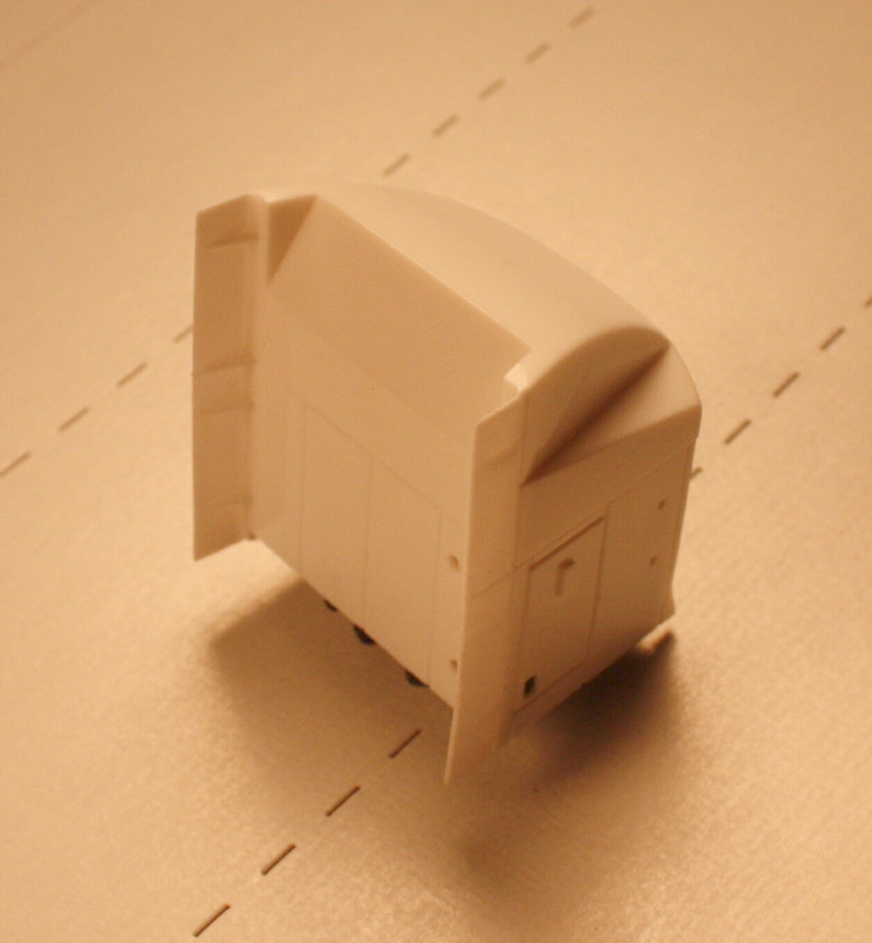 50016 - Aero max sleeper w/airdam ( this fits the Mack tractor)