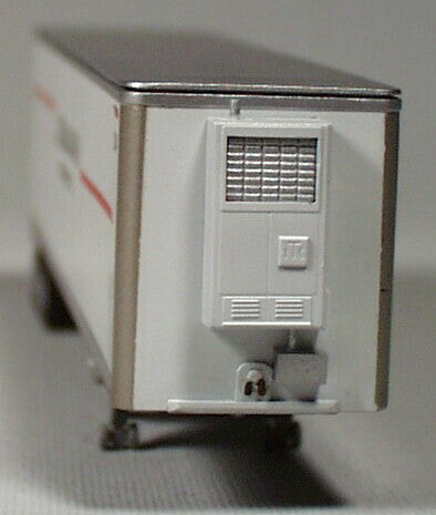 50136 - Old Style Reefer Unit (includes fuel tanks)