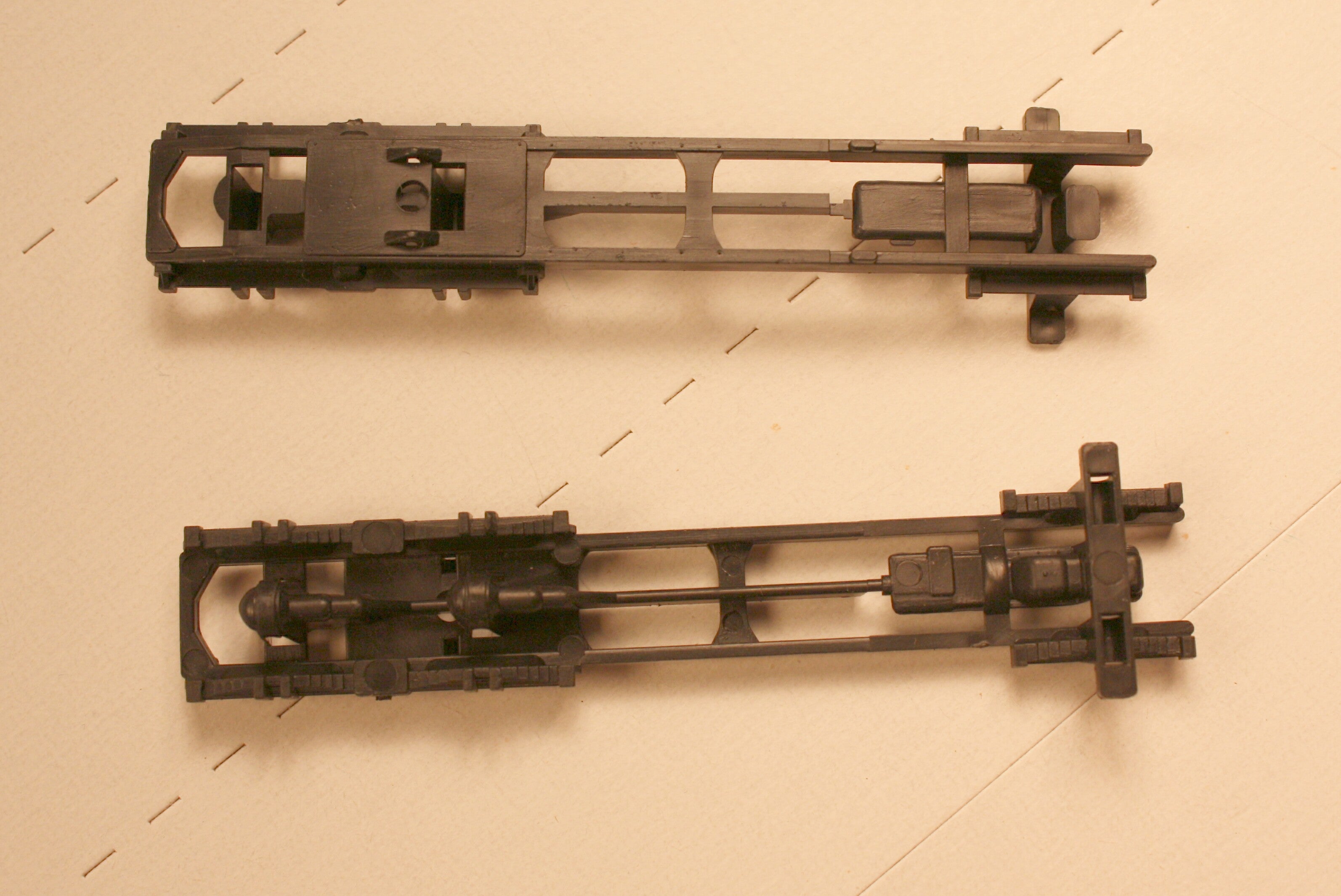 ATH 55002 Freightliner underframe 3 axle pkg 2 – PPW/A-Line/Arrow Hobby