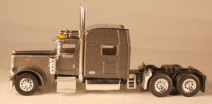 T 6012 		Peterbilt 389 with 70 in Standard Sleeper Knight Refrigerated