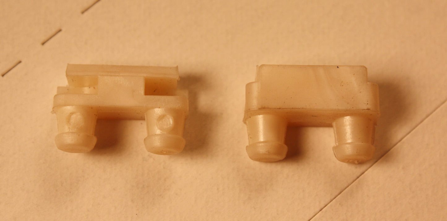 Ath - 84020  RTR Switcher Motor Mounts (double post)  (pkg 4)