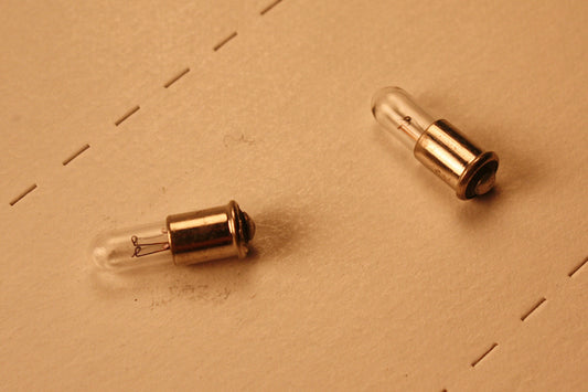 Ath - 90360   Athearn RTR replacement light bulb (pkg 2)