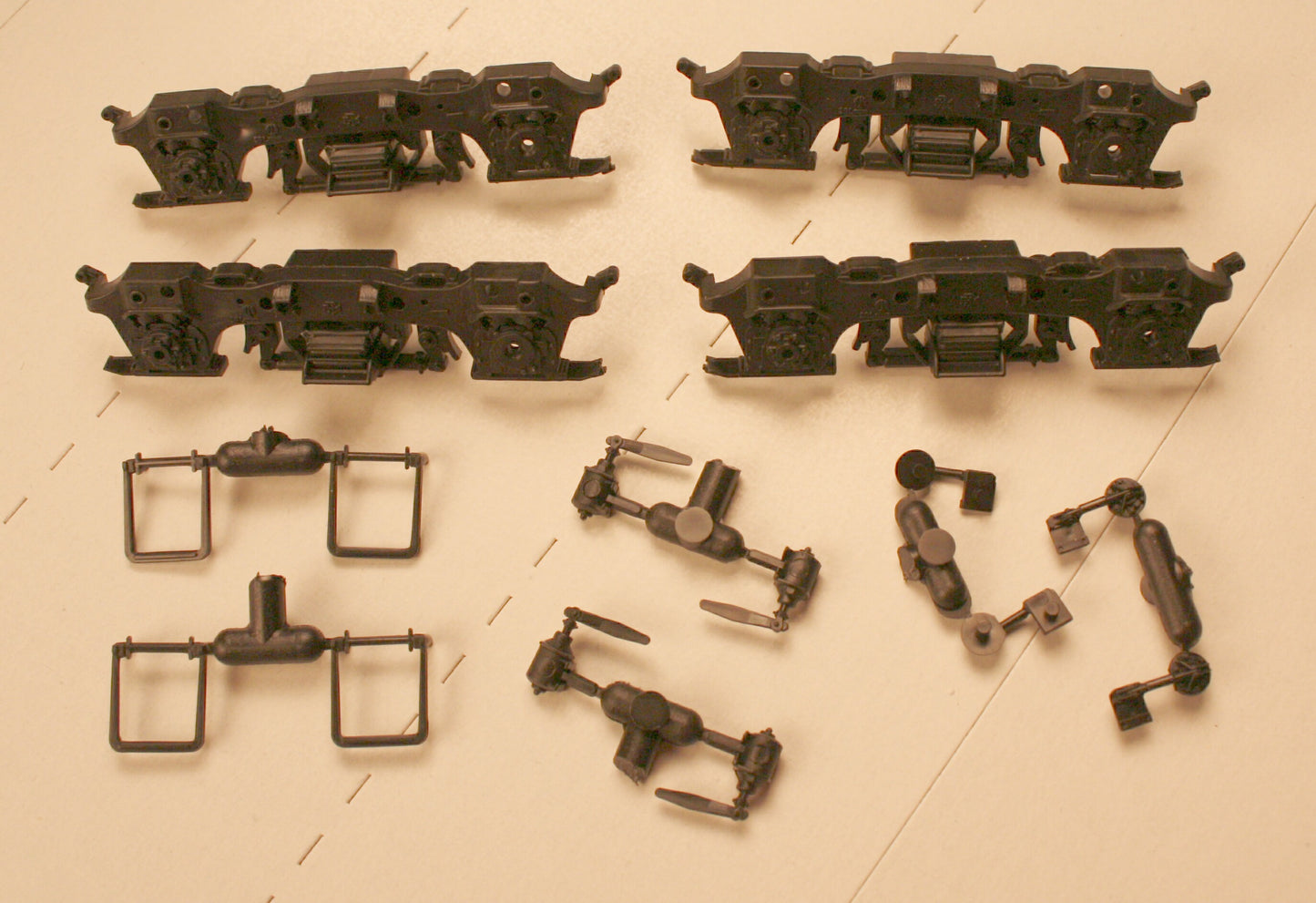 ATH 46036 Blomberg M Sideframe Set (plastic)- Fits Athearn Trucks