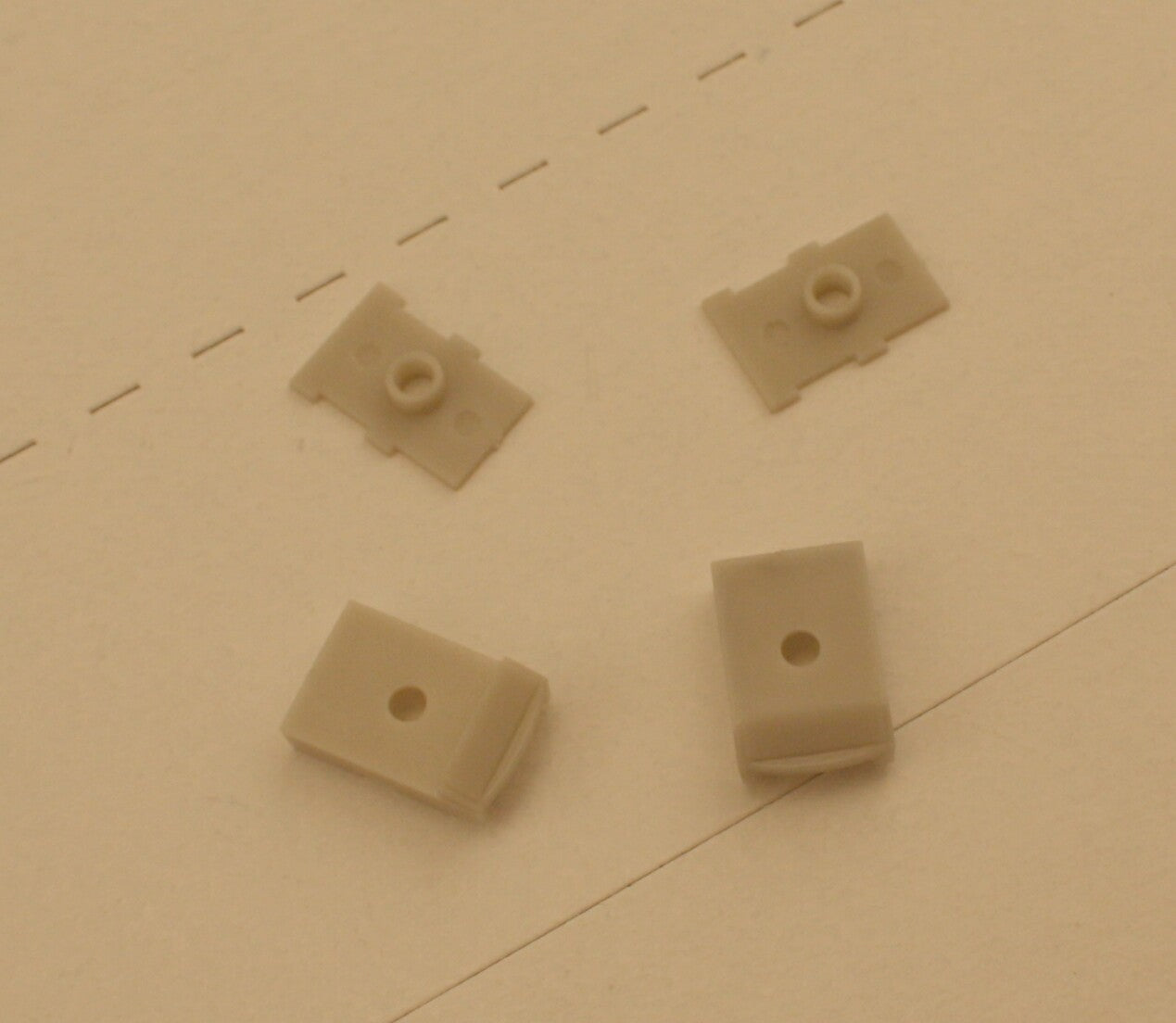 ATH G62367  coupler box  Genesis GP9 2 boxes
