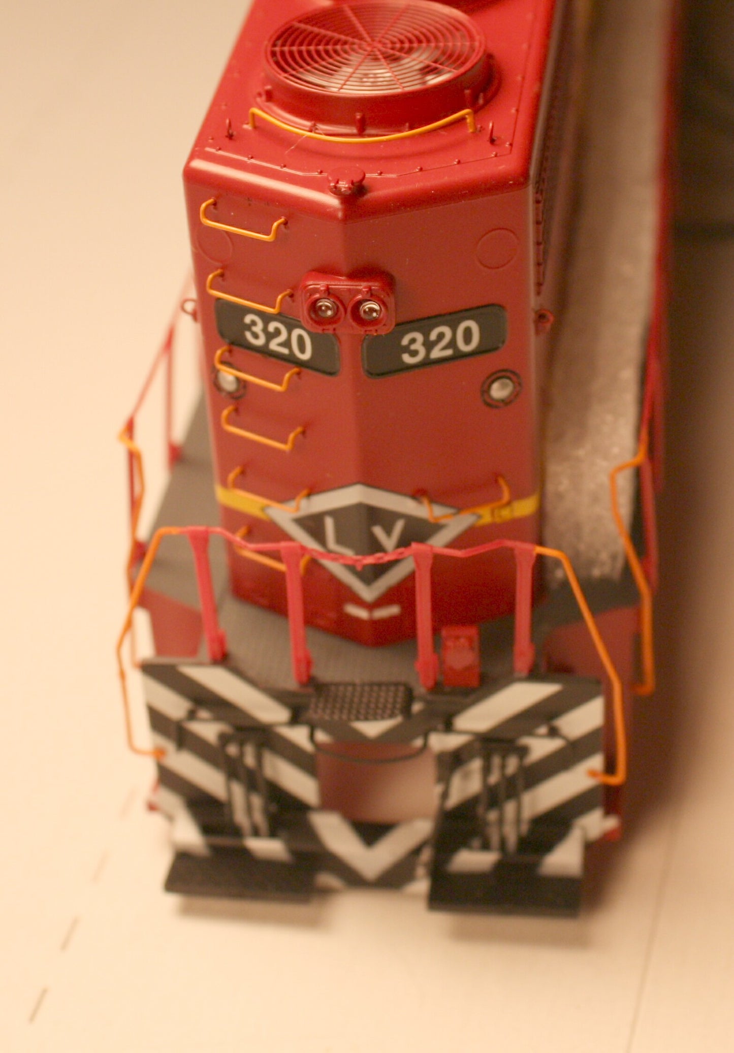ATH S141 GP38 2 Lehigh Valley Genesis shell decorated new