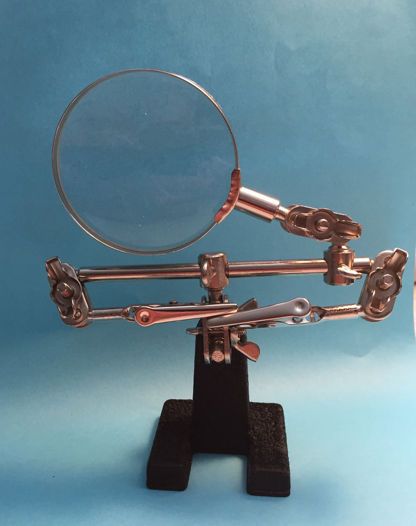 #HT-114 Helping Hands Magnifying Glass