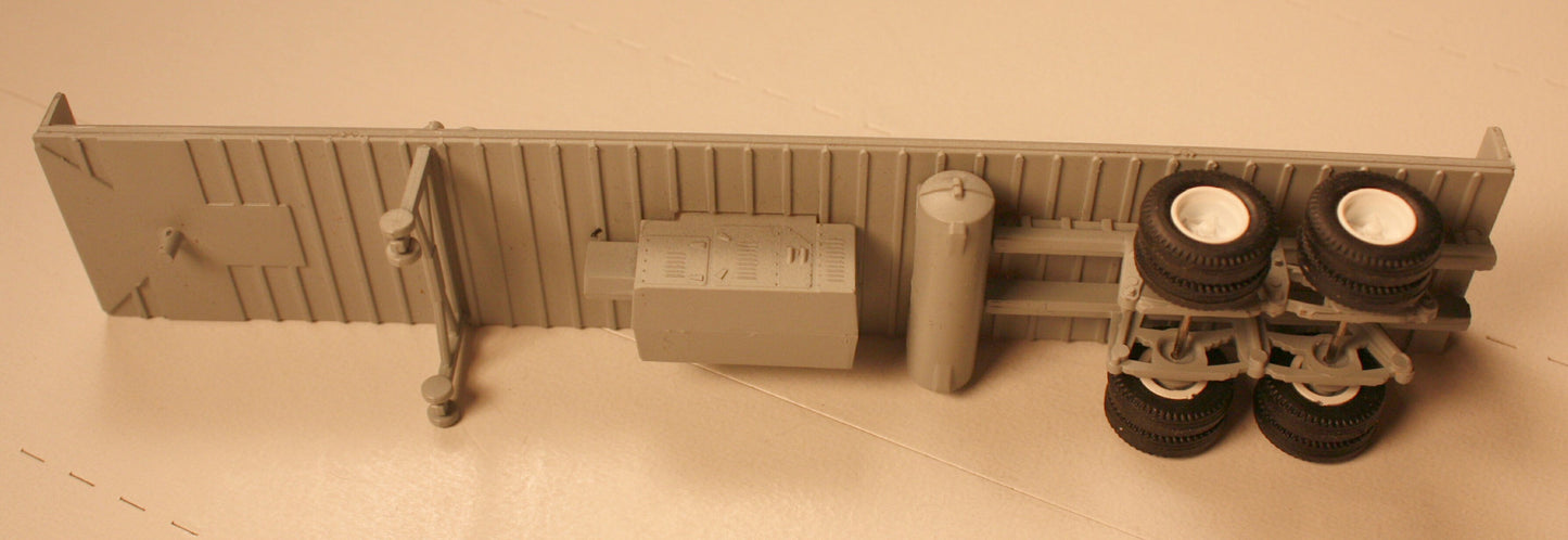 ATH 50611 - Athearn 40 ft Trailer Floor w/ Reefer and Tank Plastic Wheels and Rubber Tires