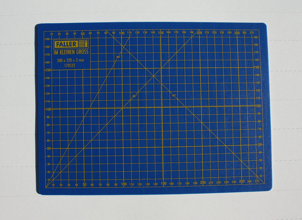 #HT-121    Modeling Cutting Pad  (size 12" X 9")