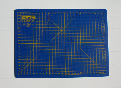 #HT-121    Modeling Cutting Pad  (size 12" X 9")