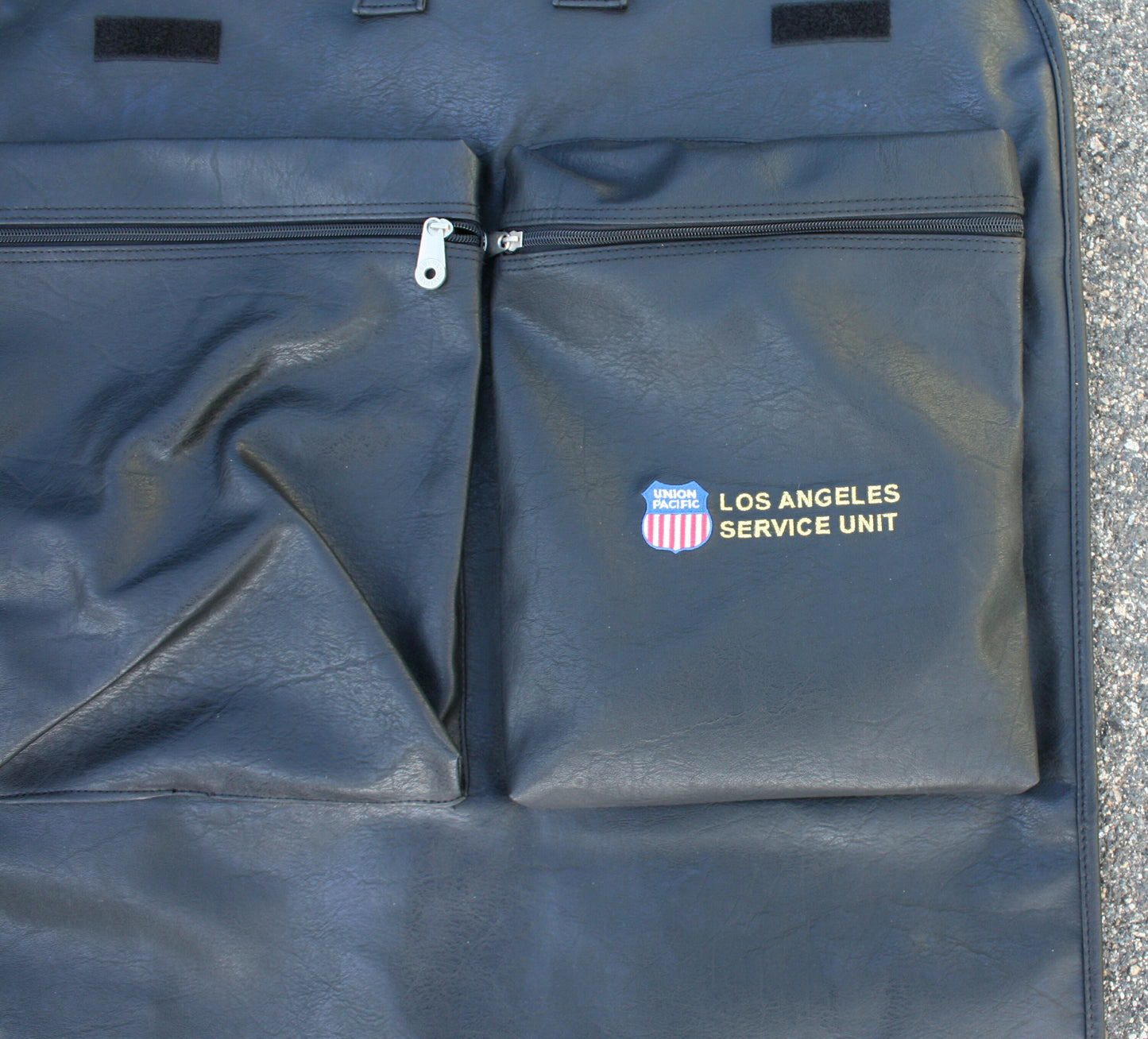 SH 106  Union Pacific official travel garment bag