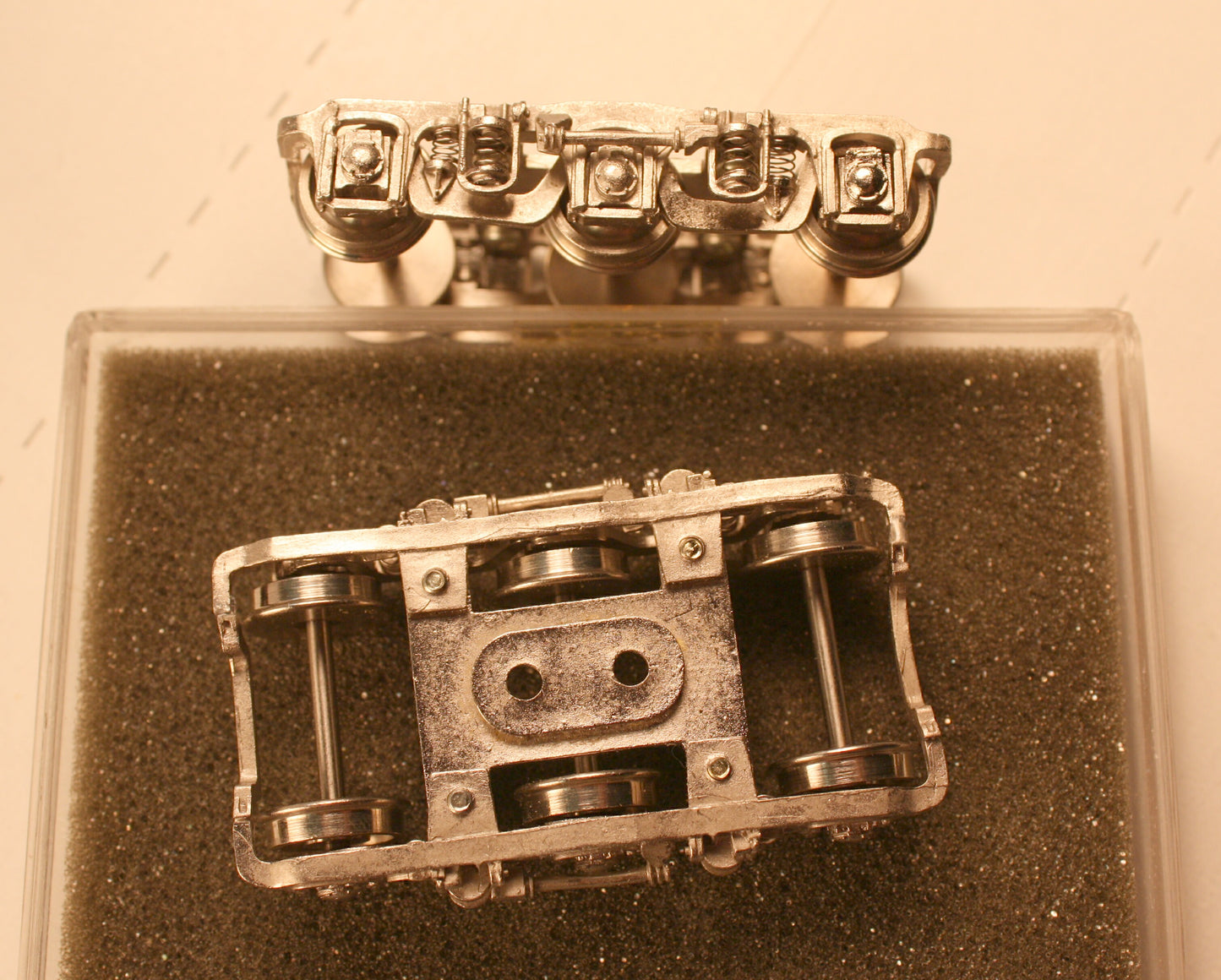 Tenshodo-100   3-axle passenger trucks (sold as pair) brass