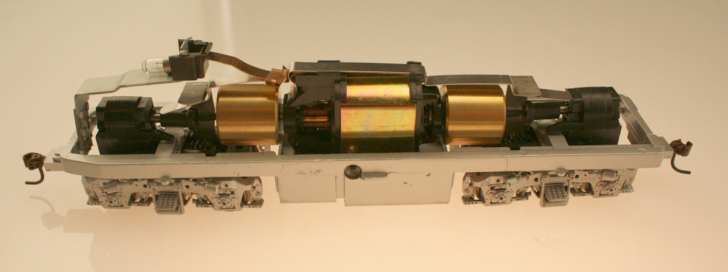 Ath-F32402   complete, running new chassis (Athearn)       F7,Ft,F9  Ath Loco