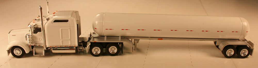 T 60149   KW W900L  with propane tanker