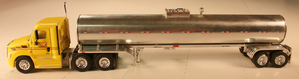T 60152  Frontliner  with tanker trailer Cherokee