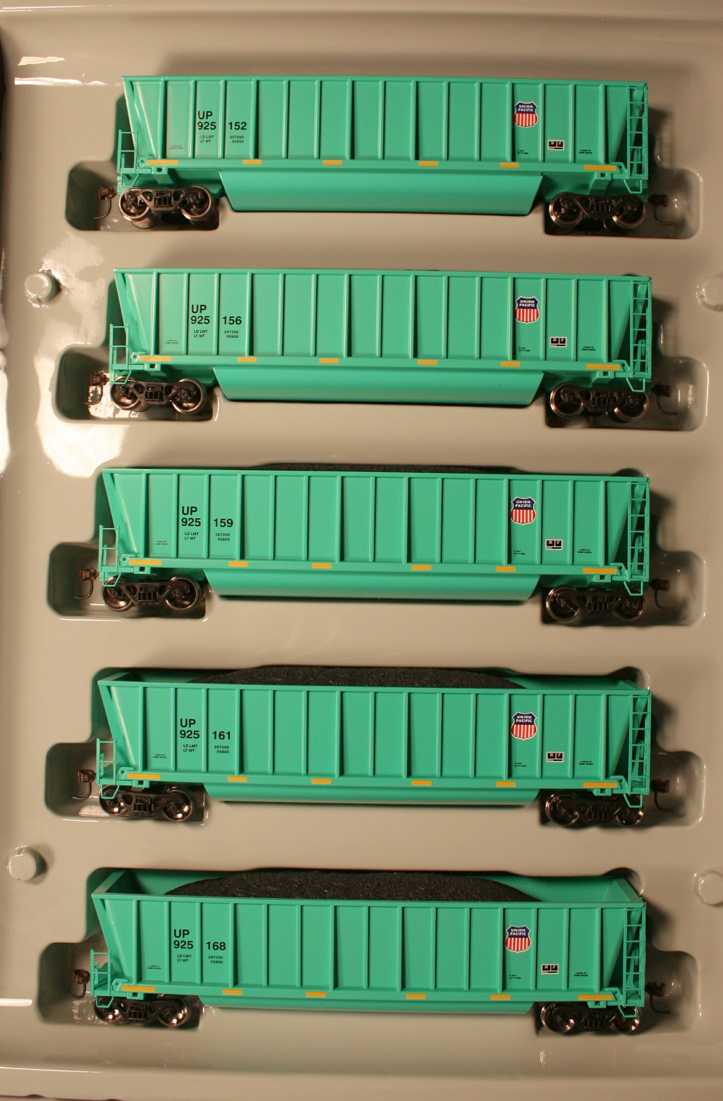 ATH 94926 HO RTR  UP MofW set of 5 bathtub coal gon with load
