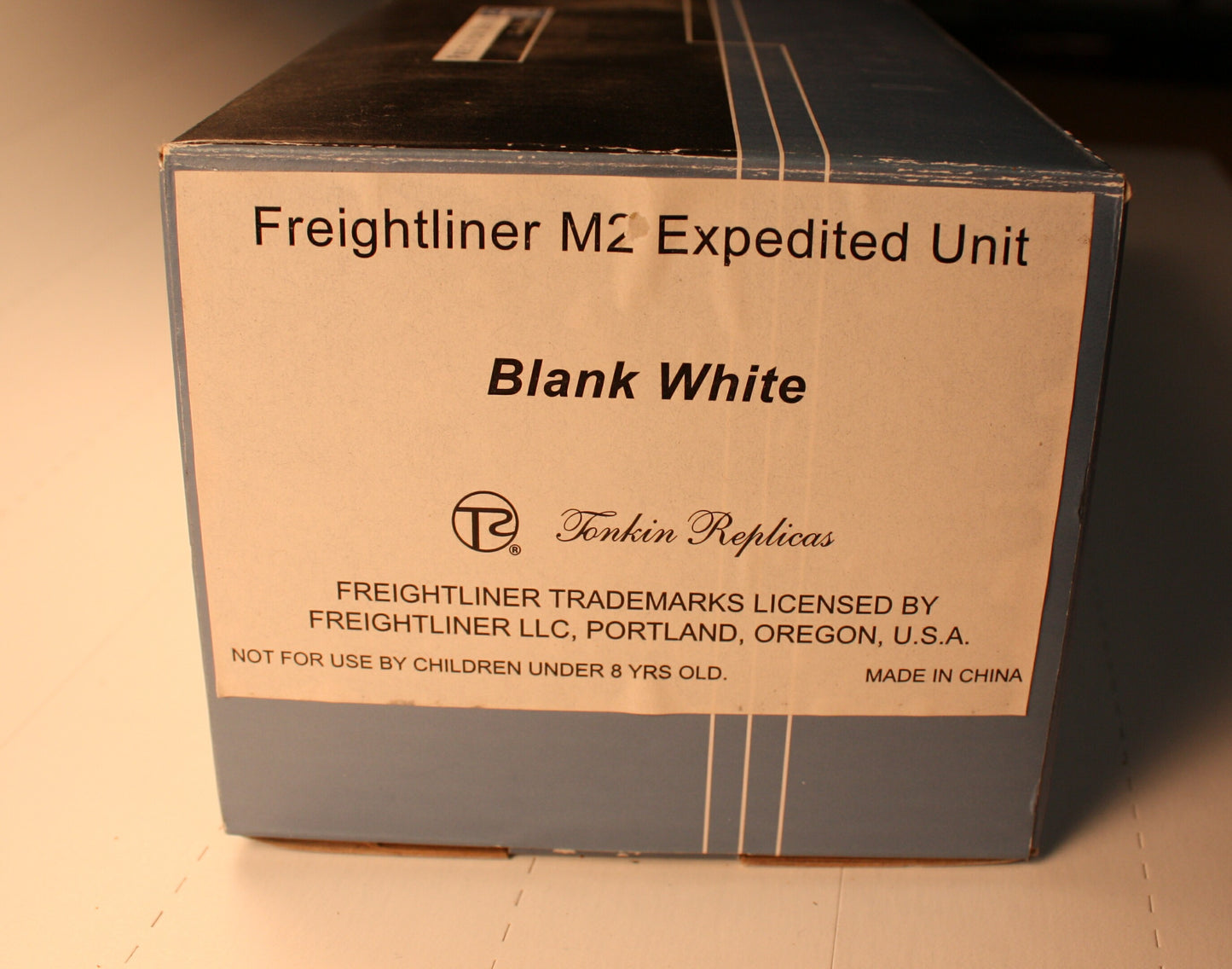 DCM 308 TONKIN Replicas Freightliner M2 Expedited Unit Collectable Diecastmodel 1 53 scale