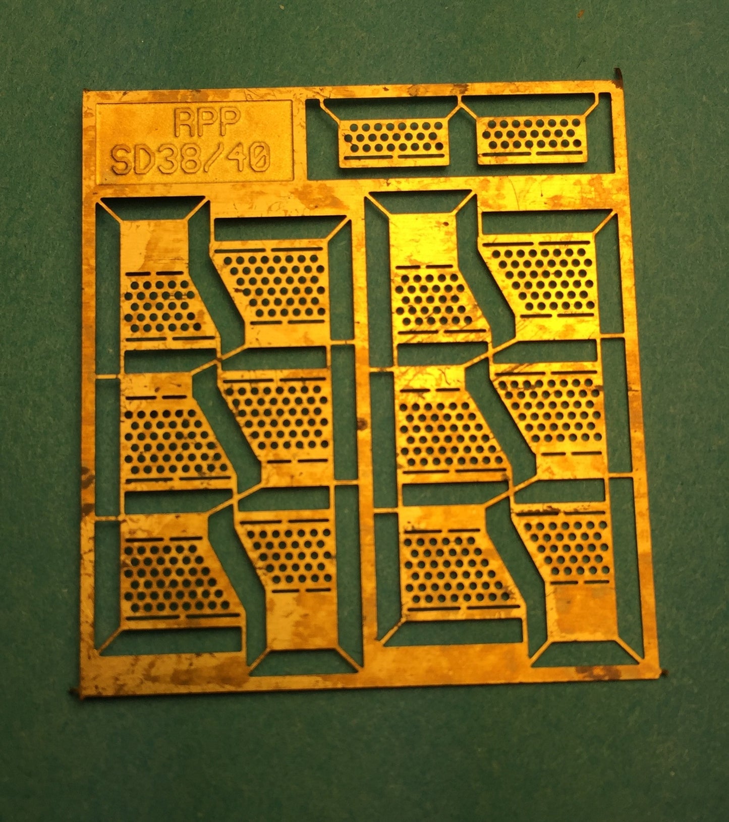 29250 - RPP SD40/SD38 Brass Diesel Steps (also fits Athearn)