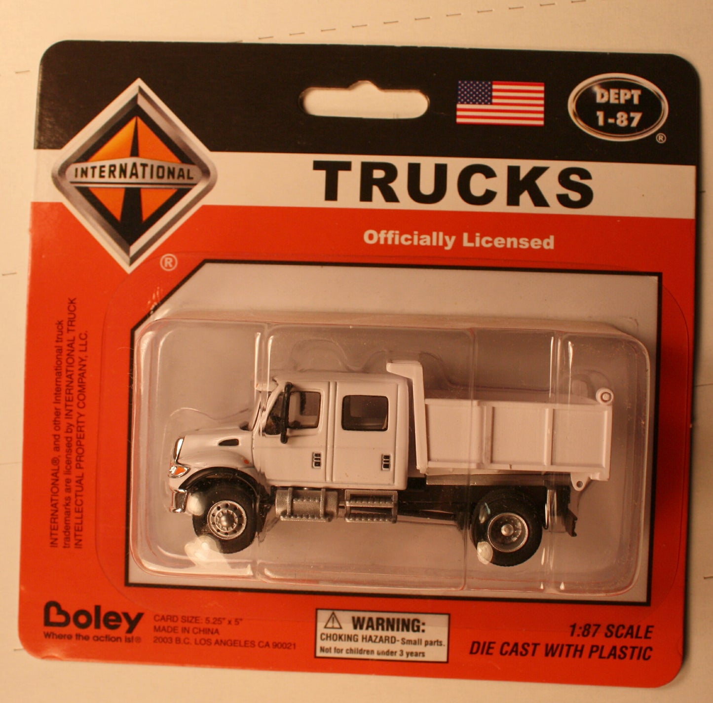 Bol-4576-77  International Boley Depart. 1-87 vehicles extra cab dump (white)